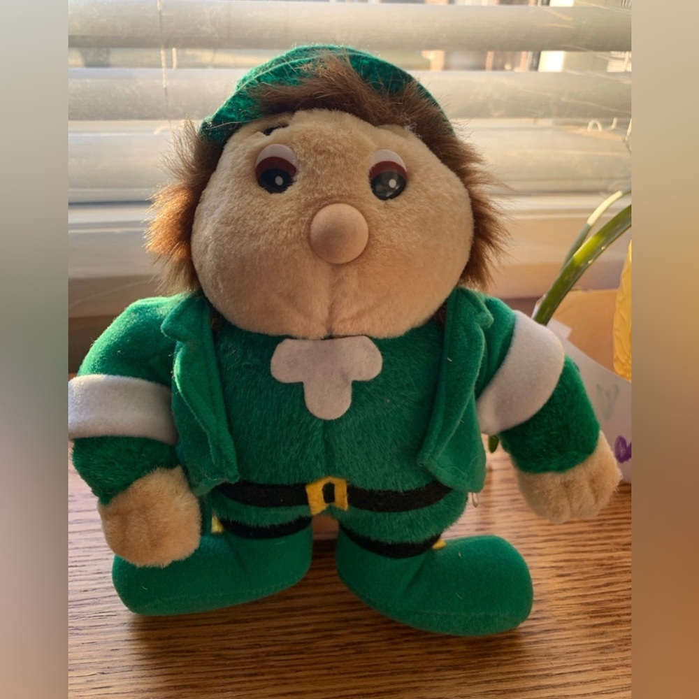 Leprechaun stuffed doll small green beige St. Patrick's Day plush toy